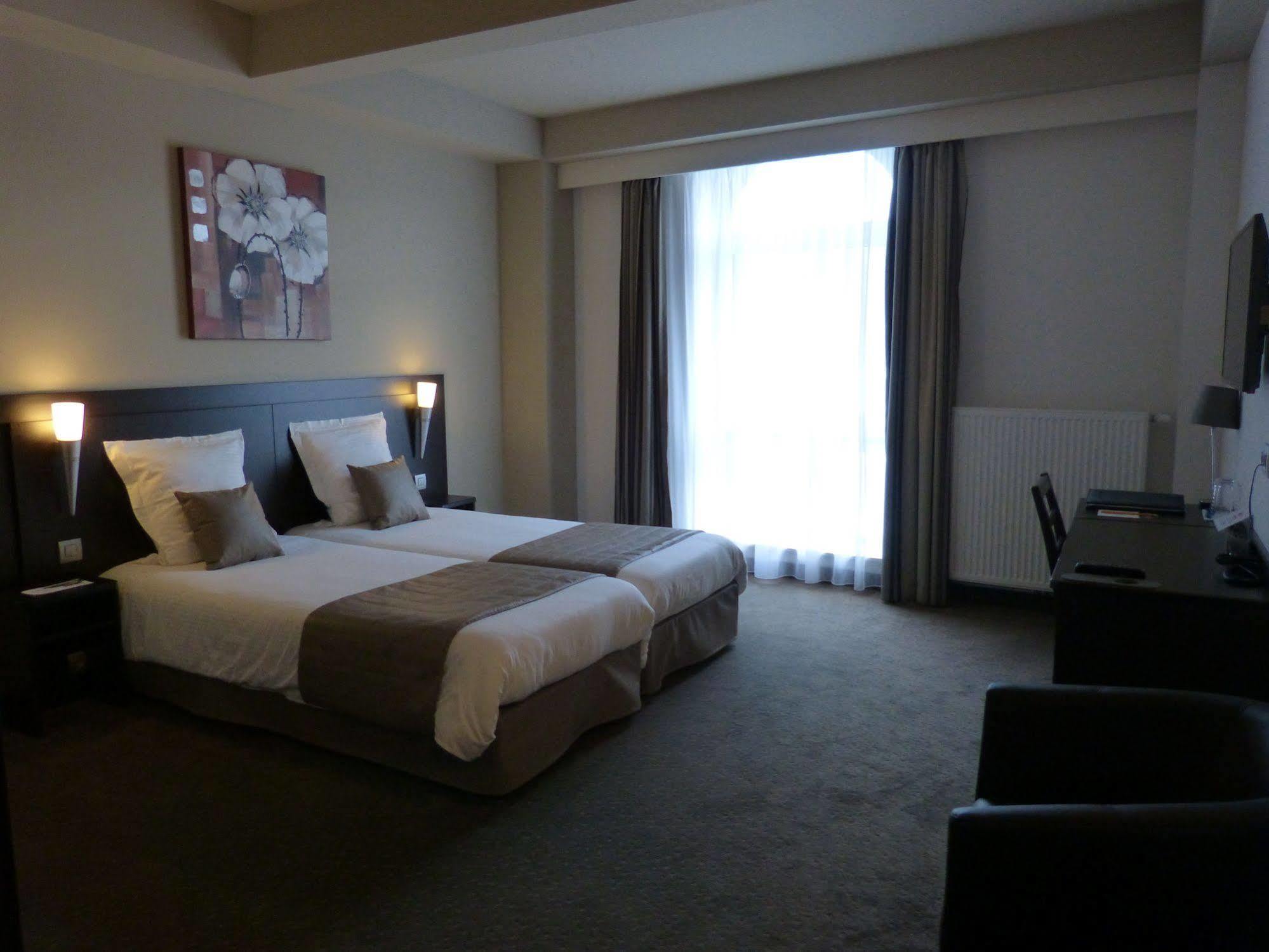 Hotel Saint Daniel Péruwelz Extérieur photo