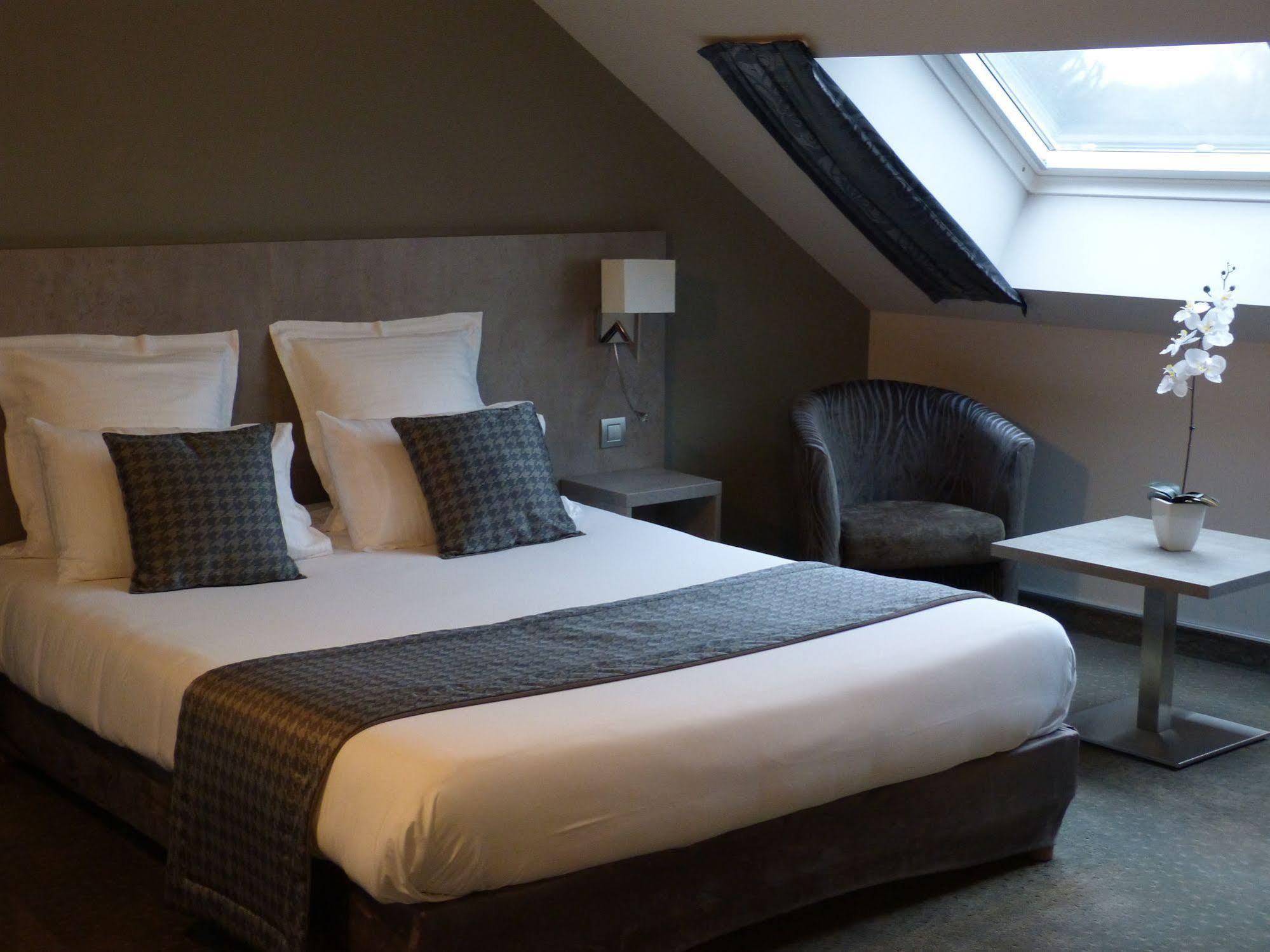 Hotel Saint Daniel Péruwelz Extérieur photo