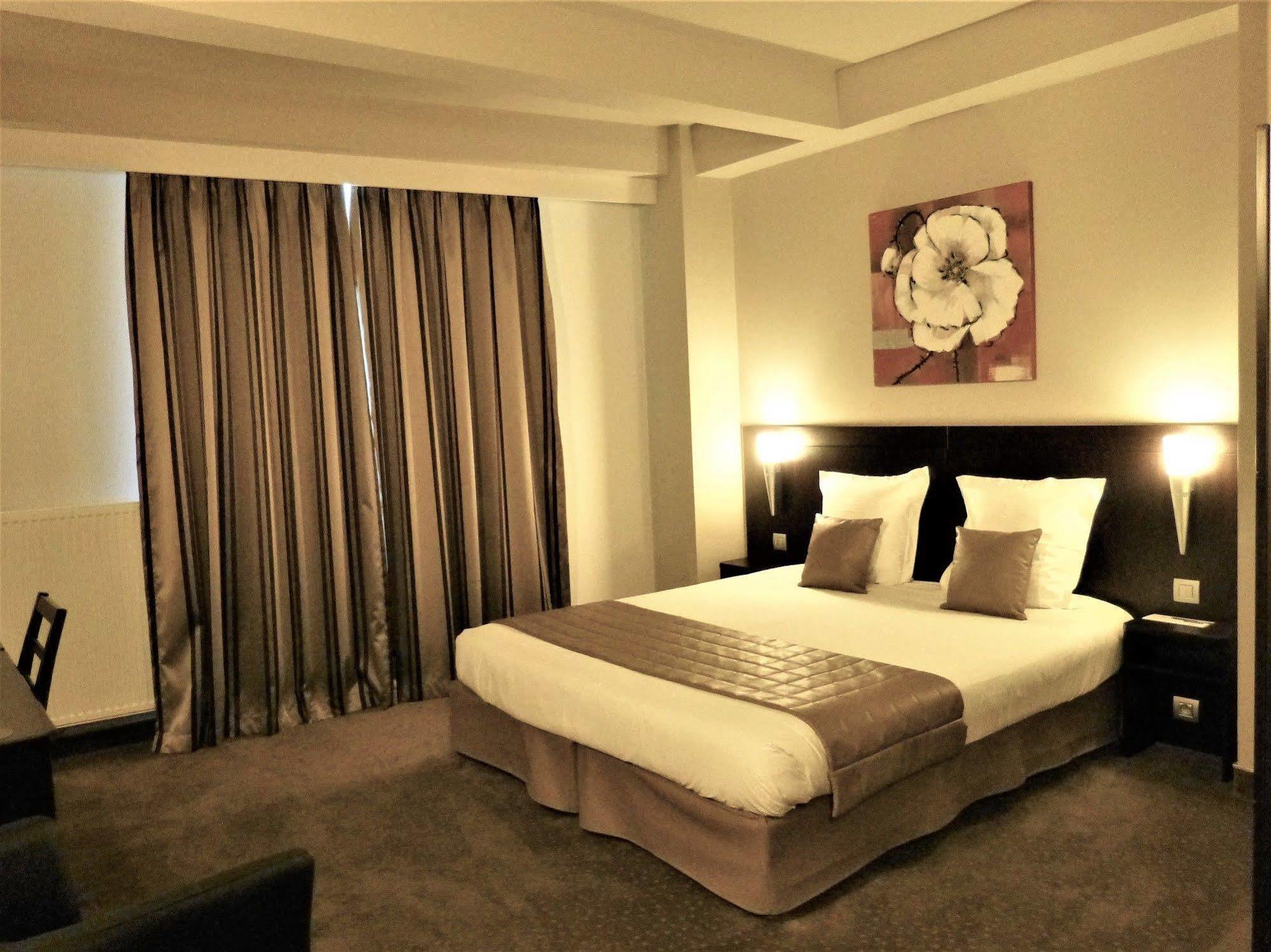 Hotel Saint Daniel Péruwelz Extérieur photo
