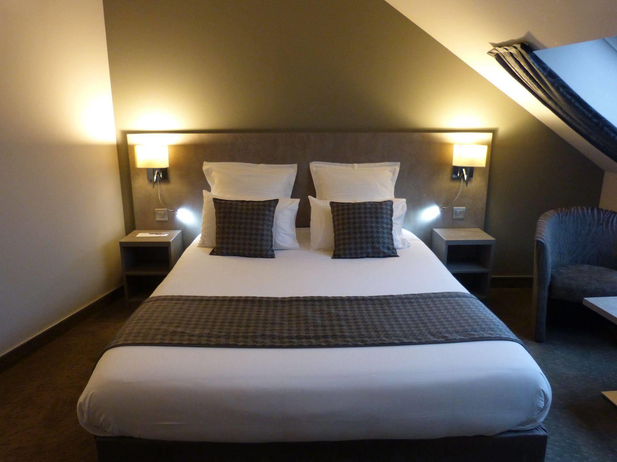 Hotel Saint Daniel Péruwelz Extérieur photo